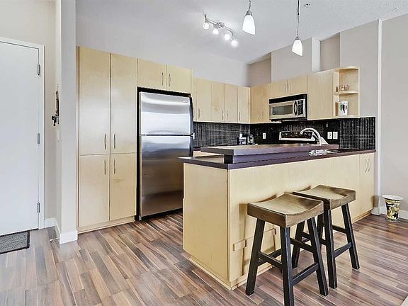 3rd image of 69 Springborough Ct SW #226