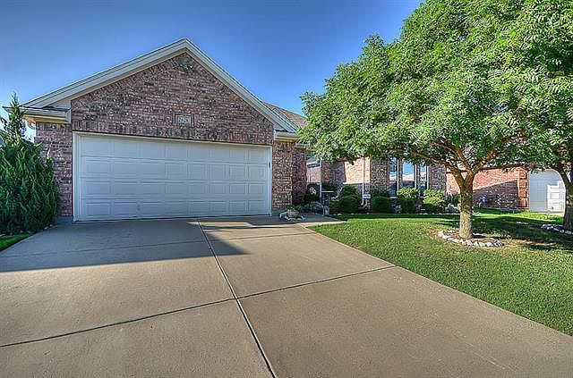 1st image of 2028 El Camino Dr