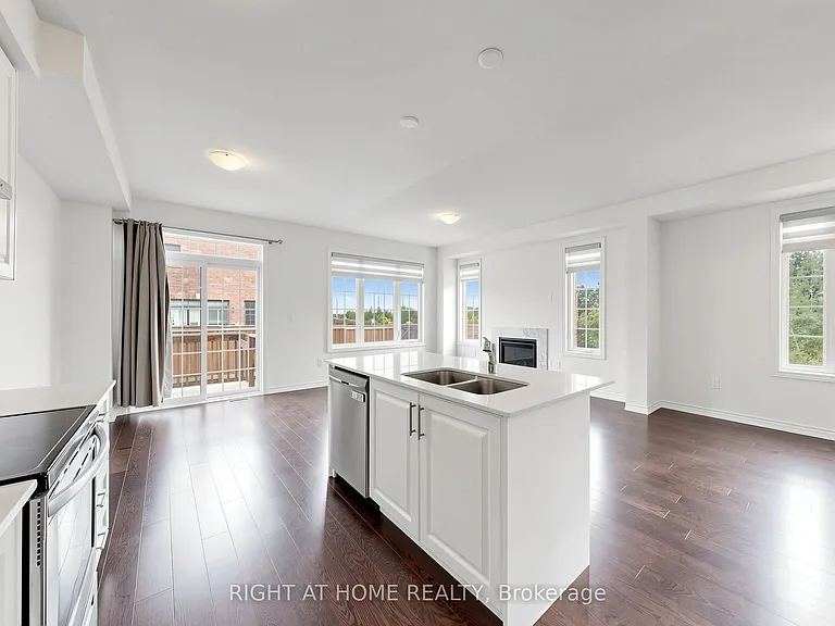 90 Laing Dr — Photo 23