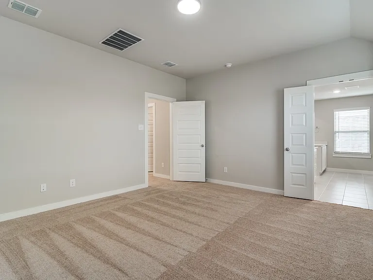2717 Green River Rd — Photo 5