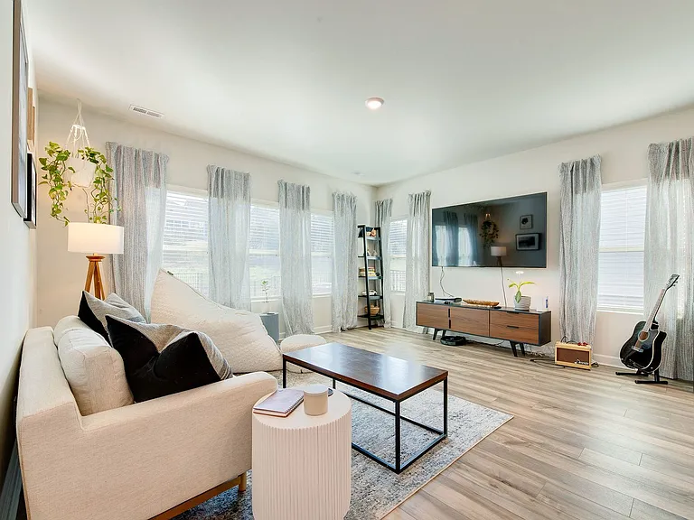 4009 Woodland View Dr — Photo 26