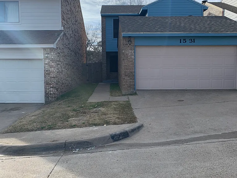 1531 Sunrise Ln — Photo 2