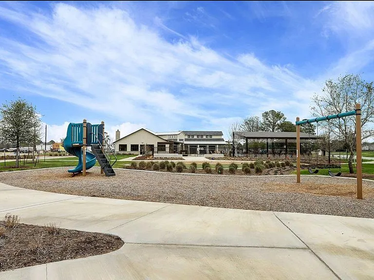 9826 Magnolia Village Ln — Photo 17