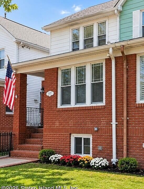2nd image of 1455 E 65th St