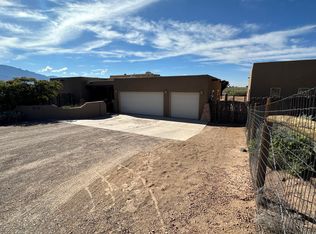 123 Todos Juntos Rd, Corrales, NM 87048