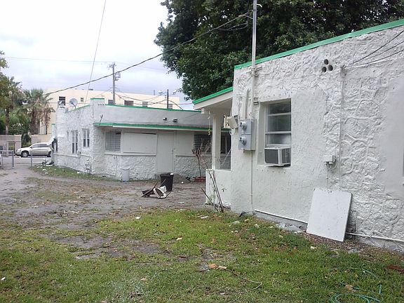 5th image of 236 NW 22nd St