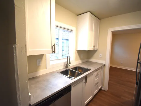 Freshly Remodeled Cozy Cottage Home, 312 S Main St, Lebanon, OR 97355