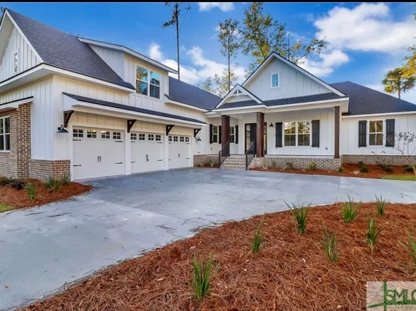 421 Bear River Dr, Richmond Hill, GA 31324