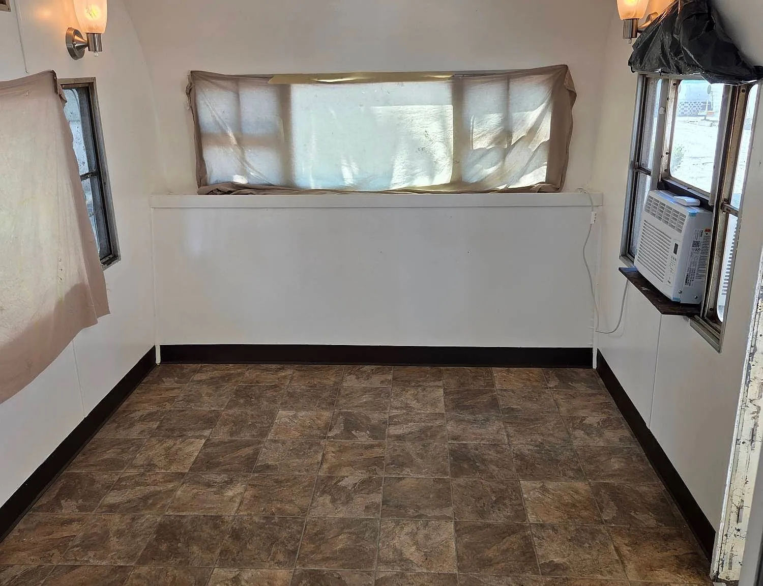 515 E Saint Andrew Pl — Photo 4