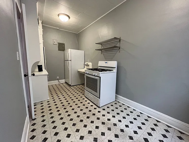 Oakview Apartments — Photo 15