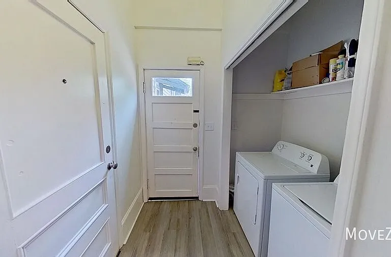 209 E Peace St #B — Photo 6