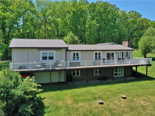 47782 Tomahawk Dr, Negley, OH 44441