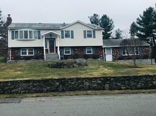 36 Sesame St, Dracut, MA 01826