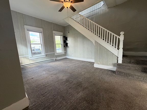 4th image of 304 E Main St #3