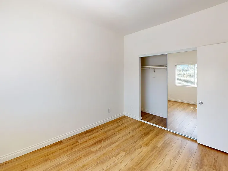 Highland Villa Apartments — Photo 41