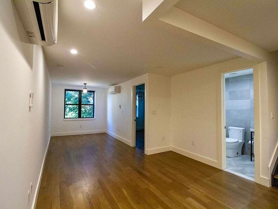 1st image of 826 Saint Johns Pl #4L