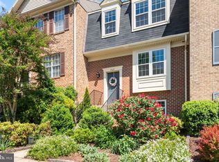 7027 Solomon Seal Ct, Springfield, VA 22152