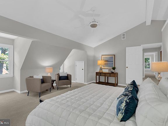 5th image of 9695 Holly Oak Ct