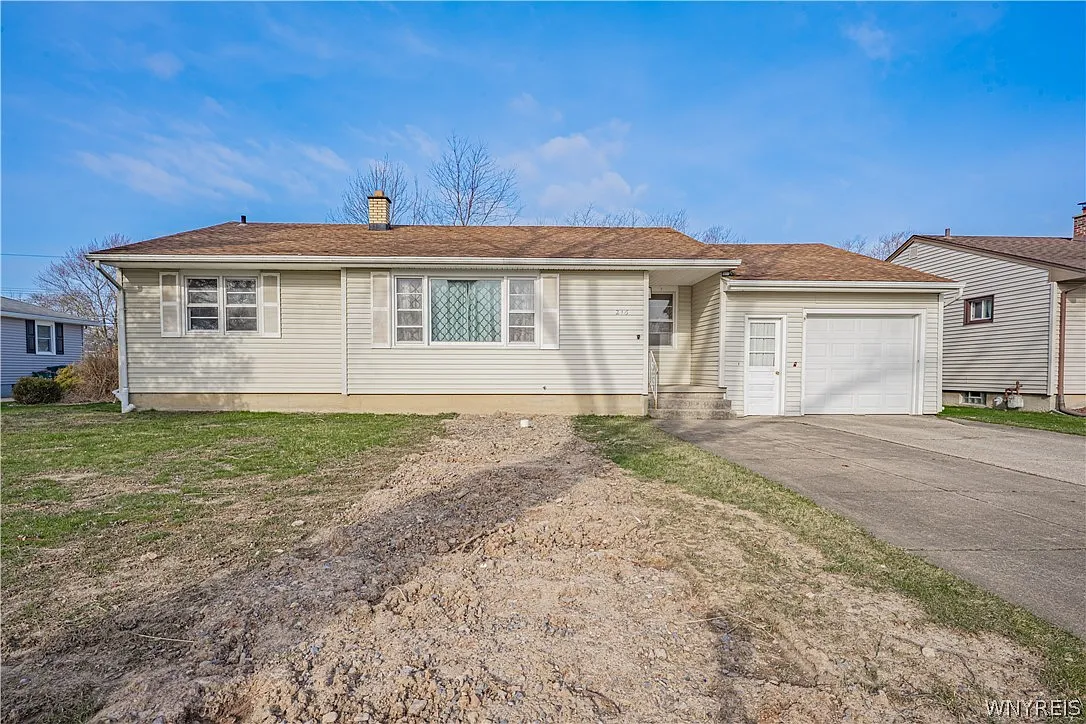 216 Belmont Ct W photo 1