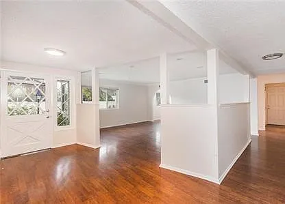 1019 E Walnut Ave — Photo 2