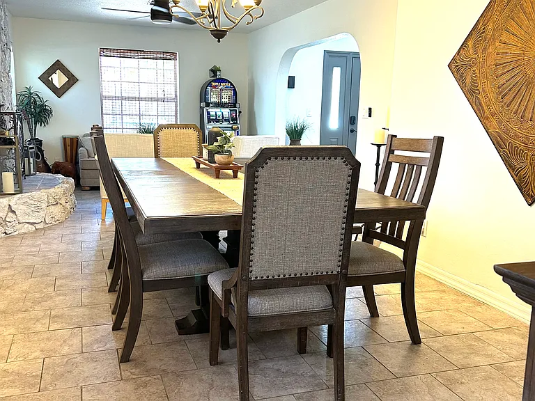 2887 Country Club Plz — Photo 15