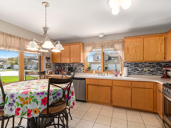 5th image of 7764 Northfield Ln