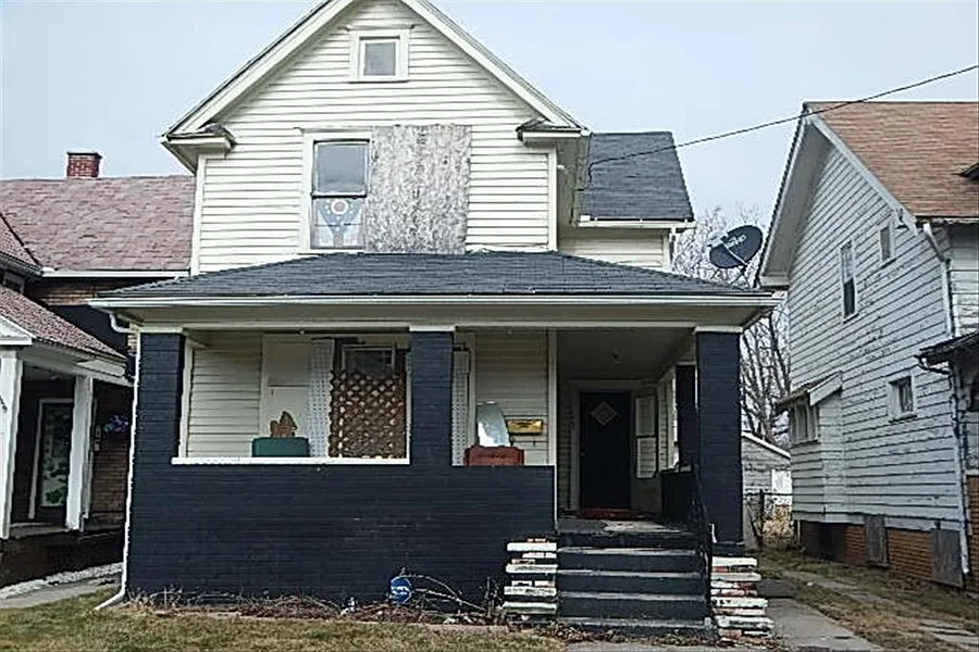 153 Dexter St photo 1
