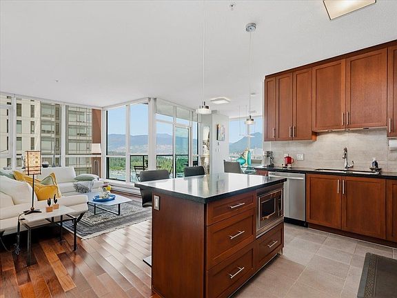 3rd image of 1189 Melville St #3301