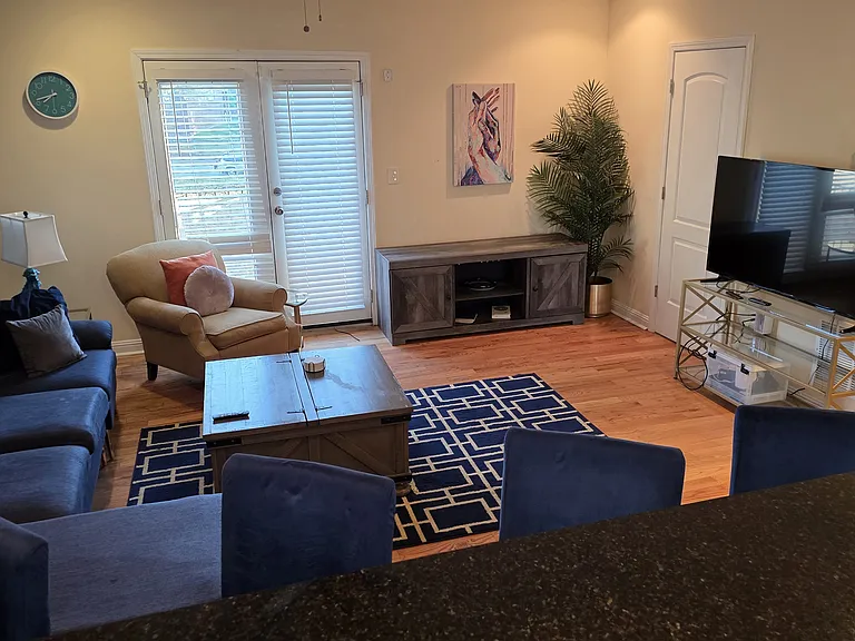 Bar and lounge