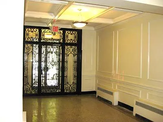 Rented by R New York | media 62