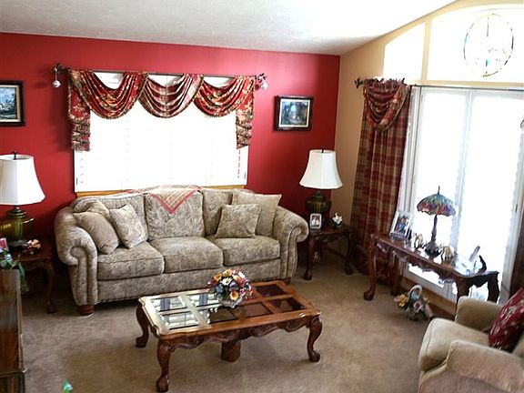 3rd image of 1104 W Creekstone Ave