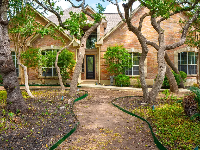 7523 Steeple Dr — Photo 4