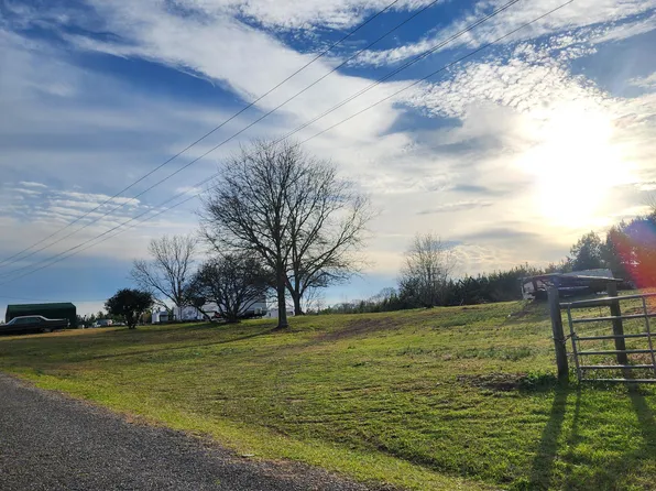 135 Smith Bonner Rd, Moselle, MS 39459