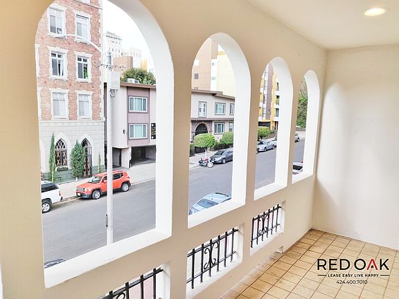 4th image of 1818 Whitley Ave APT 202