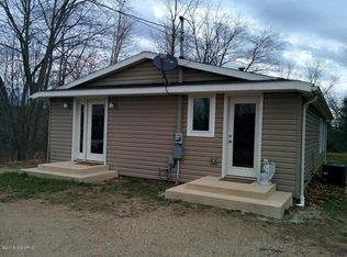 1055 Hickory Rd, Hillsdale, MI 49242