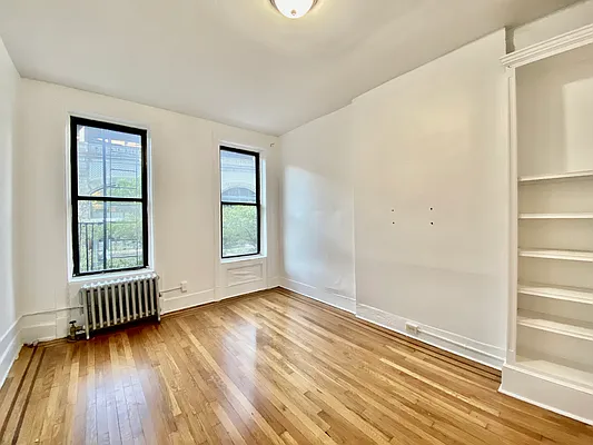 Rented by Bond New York | media 6