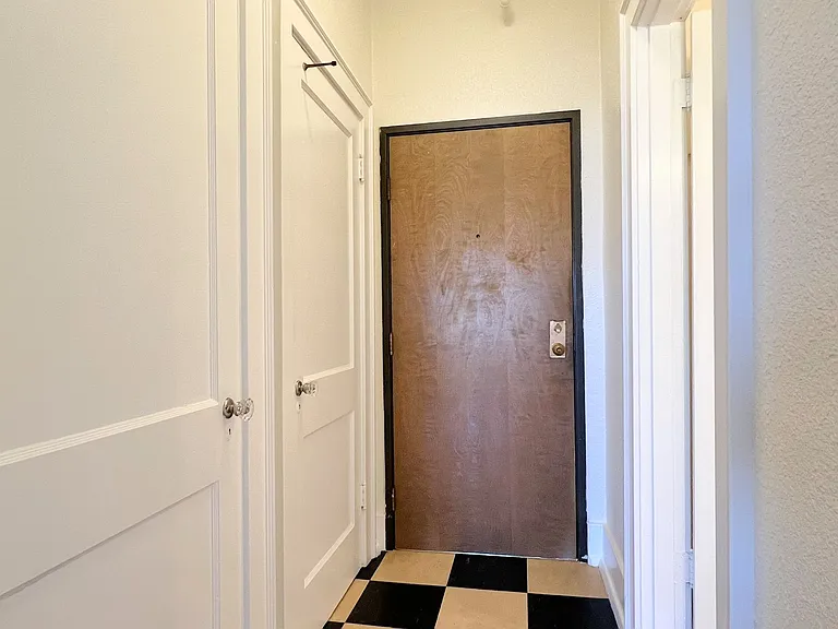 Marcella Apartments — Photo 14