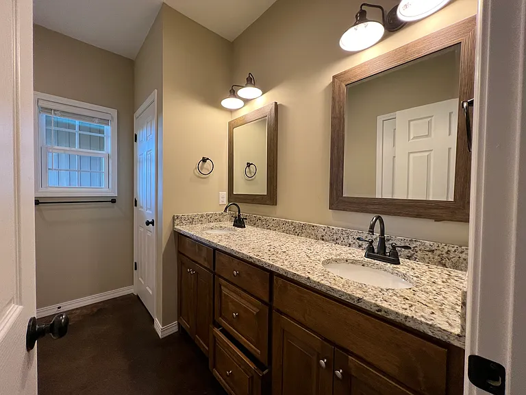 12862A Churchill Dr — Photo 10