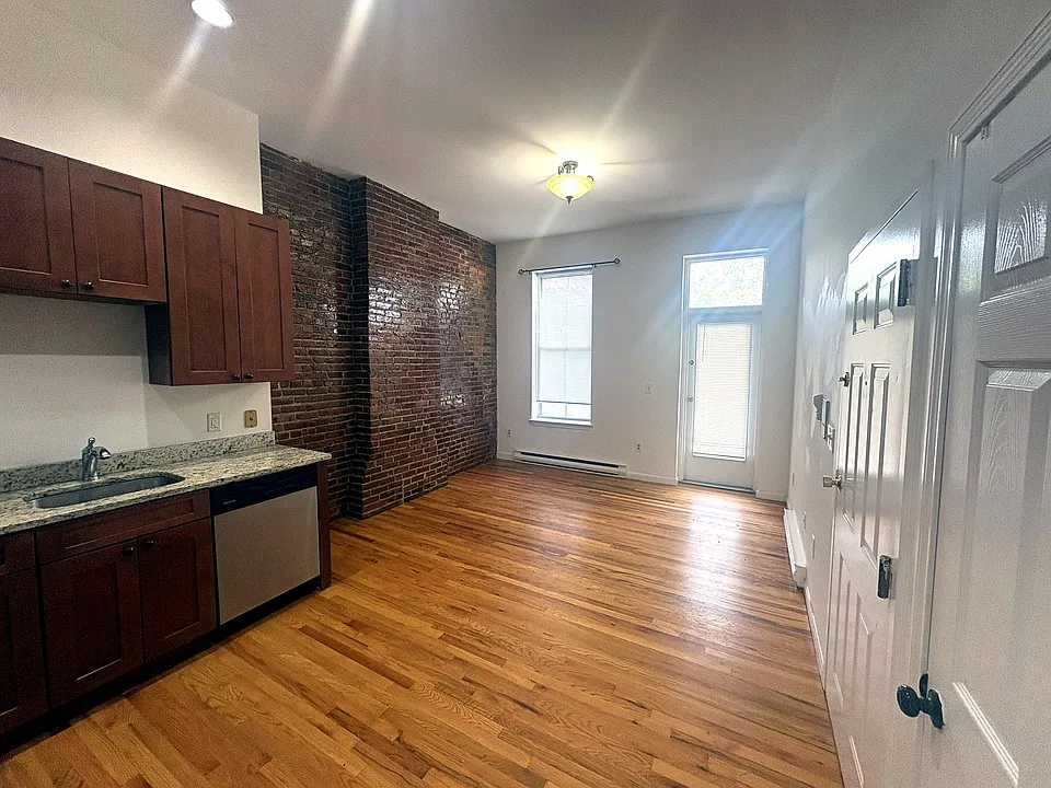 7 Pembroke St #3CP