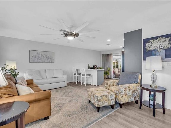 4th image of 8940 Pickwick Rd