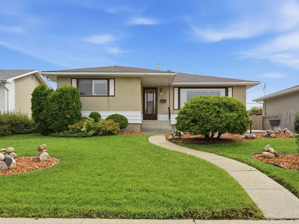 13303 Delwood Rd NW, Edmonton, AB T5C 3B5