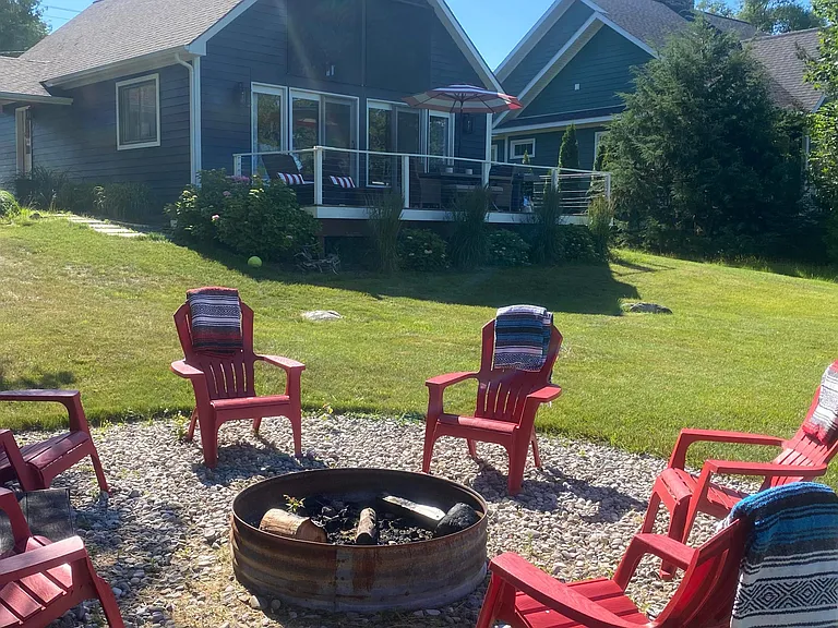 212 Rivershore Dr — Photo 9