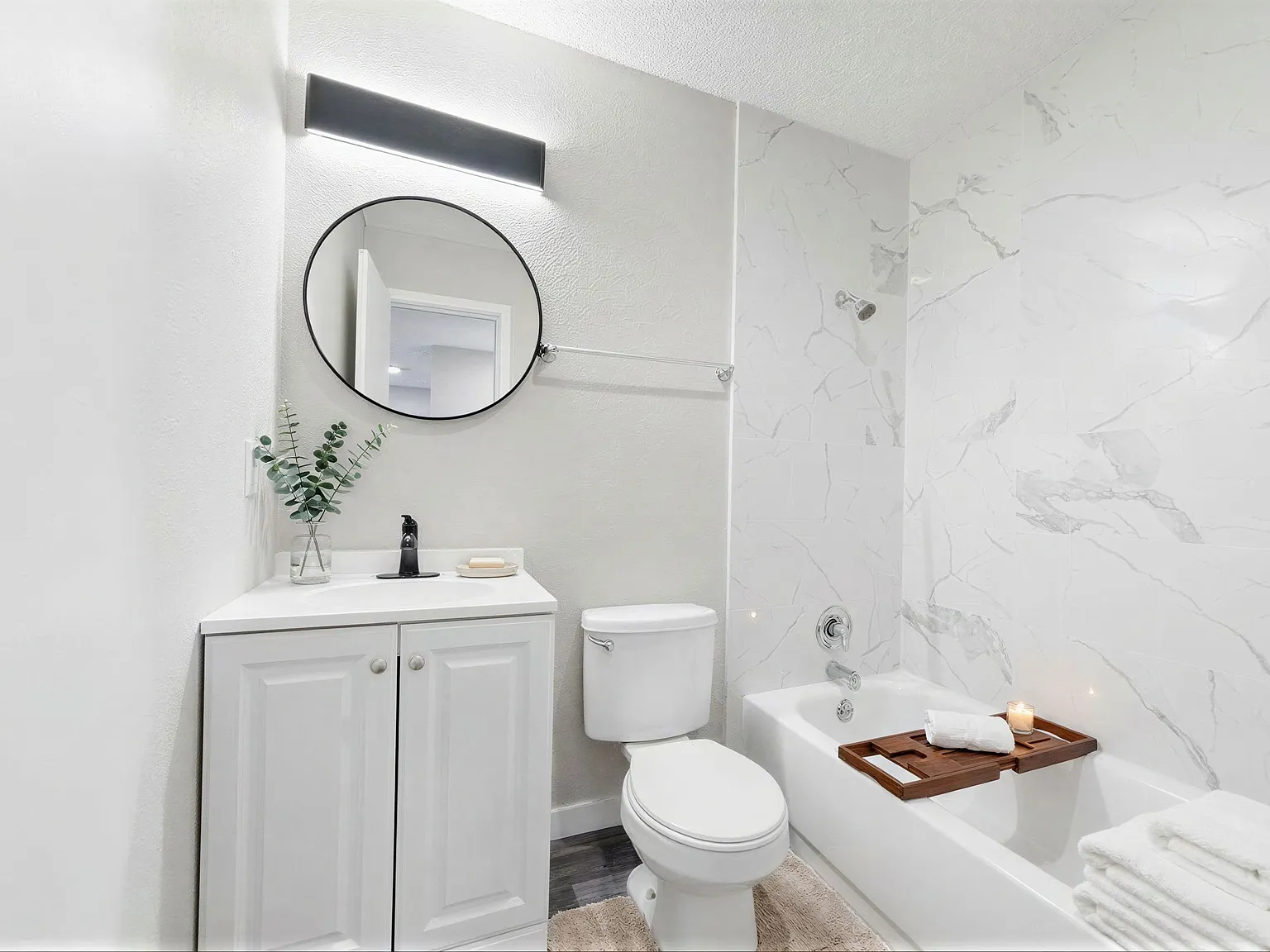 Marmont Apartments — Photo 2