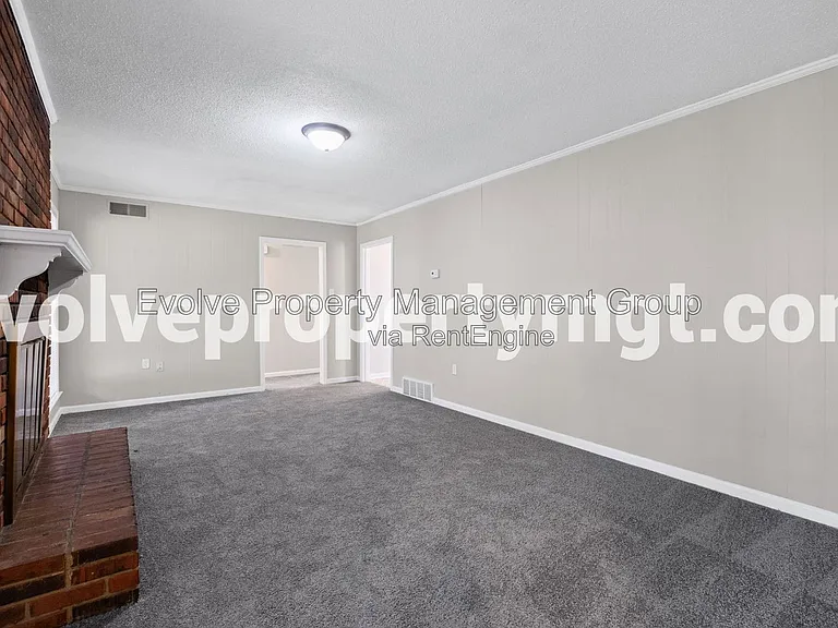 5331 Pipers Gap Dr — Photo 11