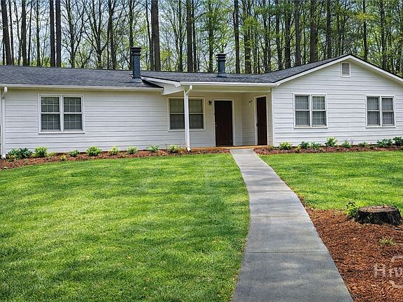 2nd image of 260 Park Ridge Dr