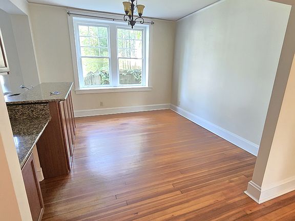 3rd image of 230 E 40th St #11376985