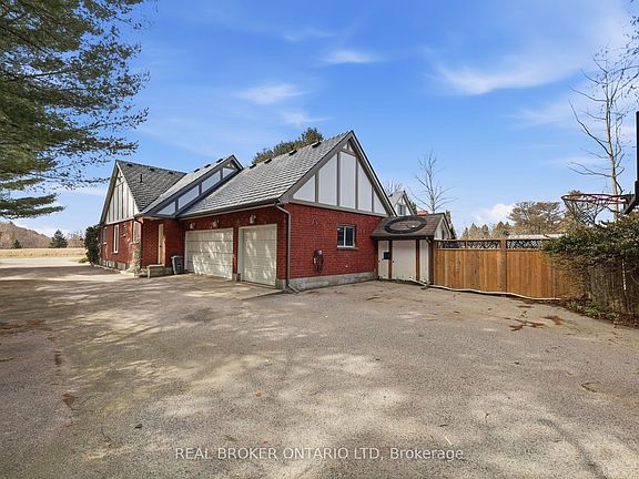 3rd image of 6152 Bostwick Rd