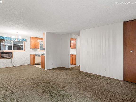 5th image of 7810 SE Hood Ct