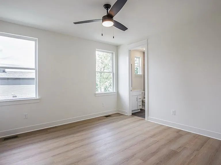 615 Waco Dr — Photo 13