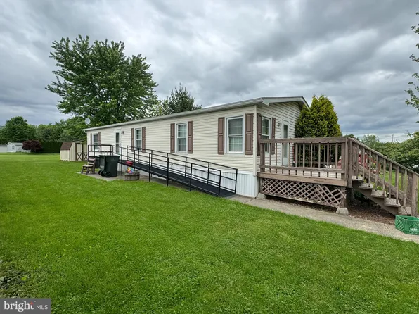 134 Mimosa Dr, York, PA 17402